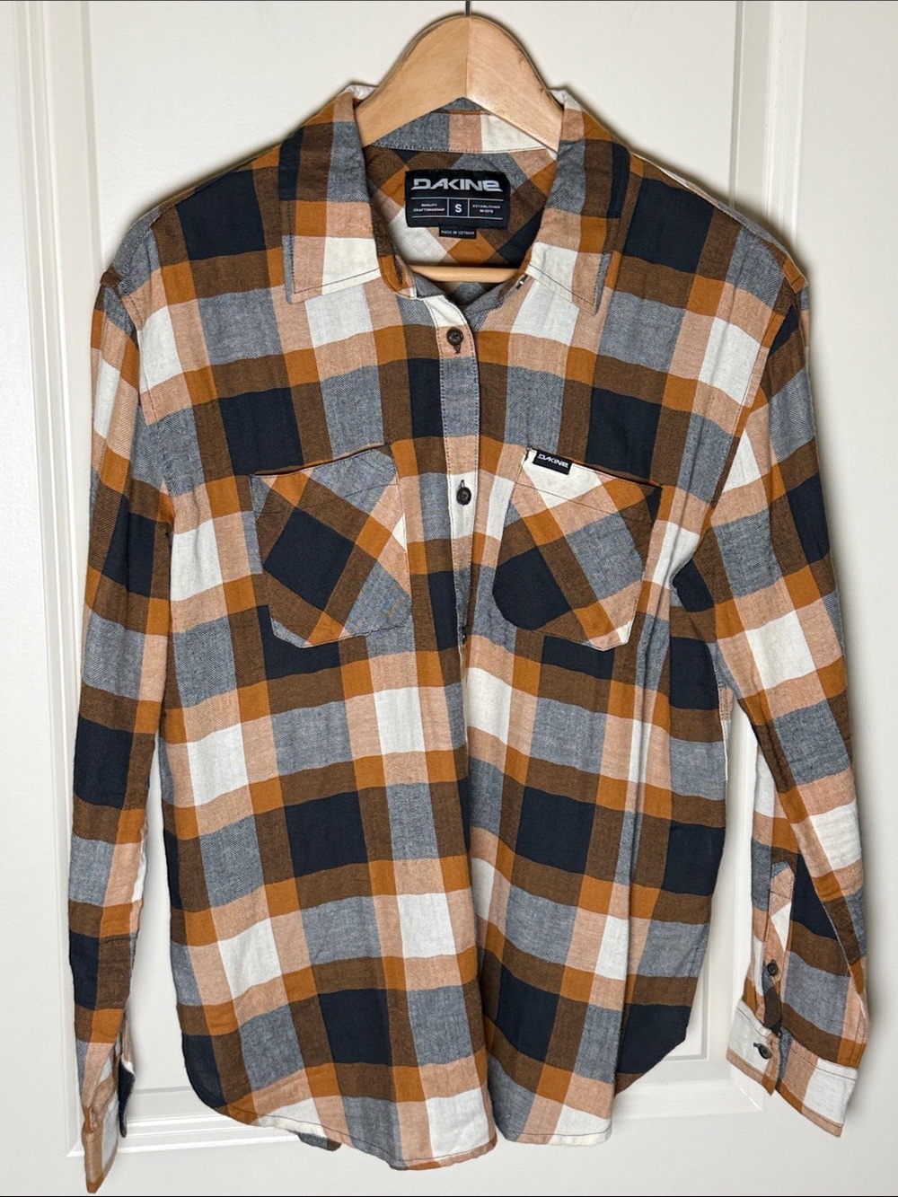 Dakine Women's Ellis Lightweight Long Sleeve Flannel Shirt Ginger Brown Cream S